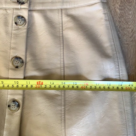 Beautiful Vero Moda faux leather skirt size M - Picture 7 of 8